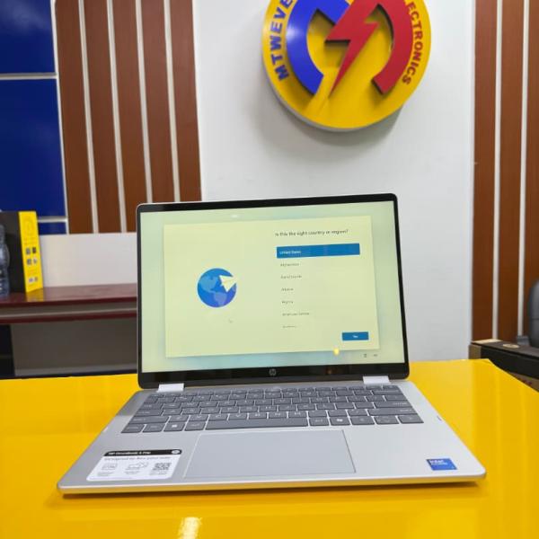 HP OmniBook 5 Flip Laptop 14-fp0023dx✨